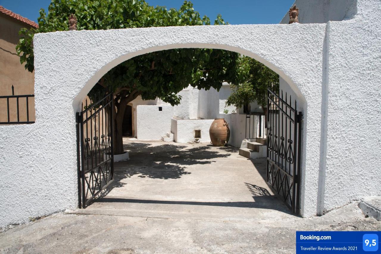 Archontiko Tzitzifes Villa Bagian luar foto